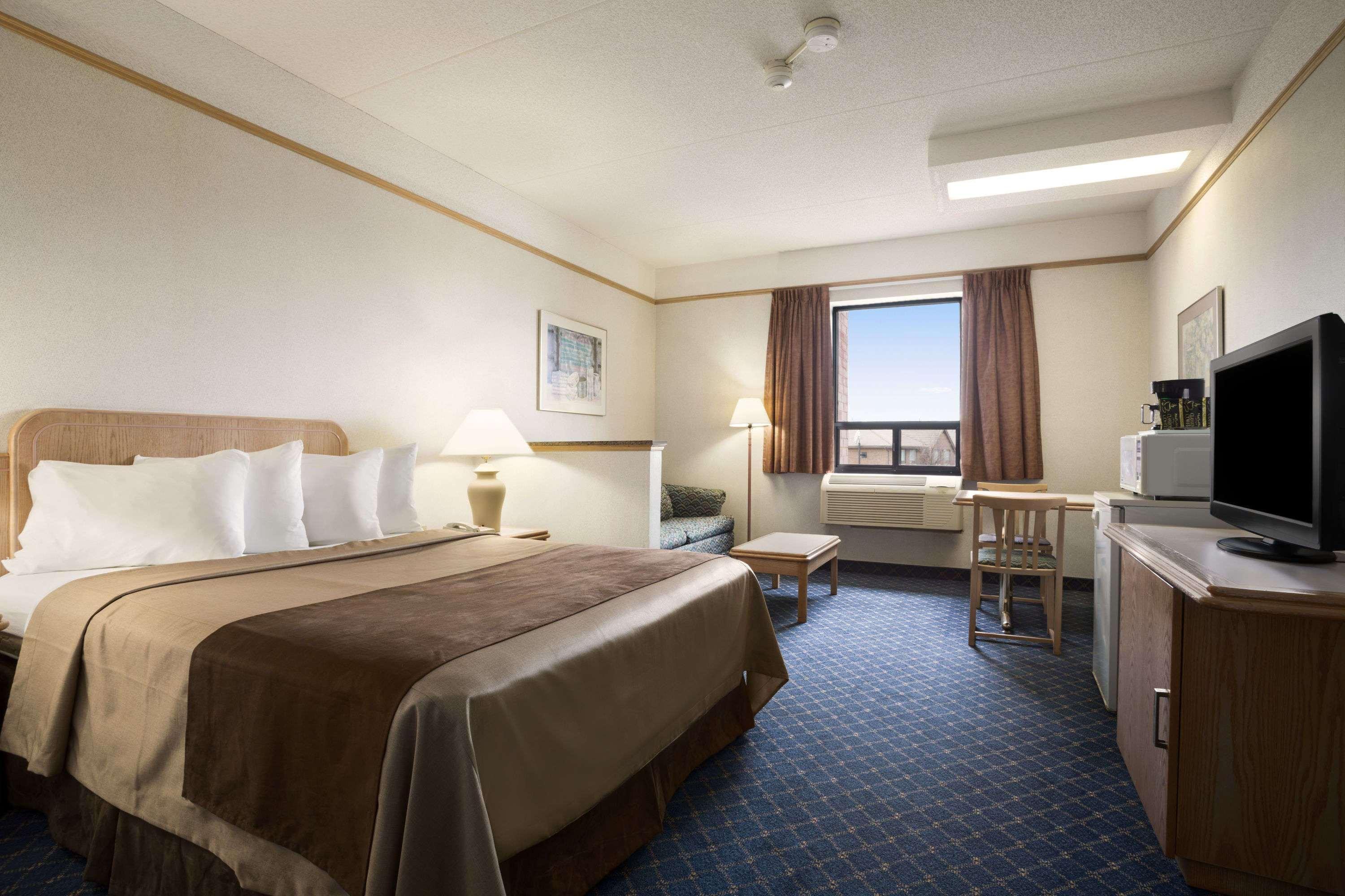 Travelodge By Wyndham Chatham Extérieur photo