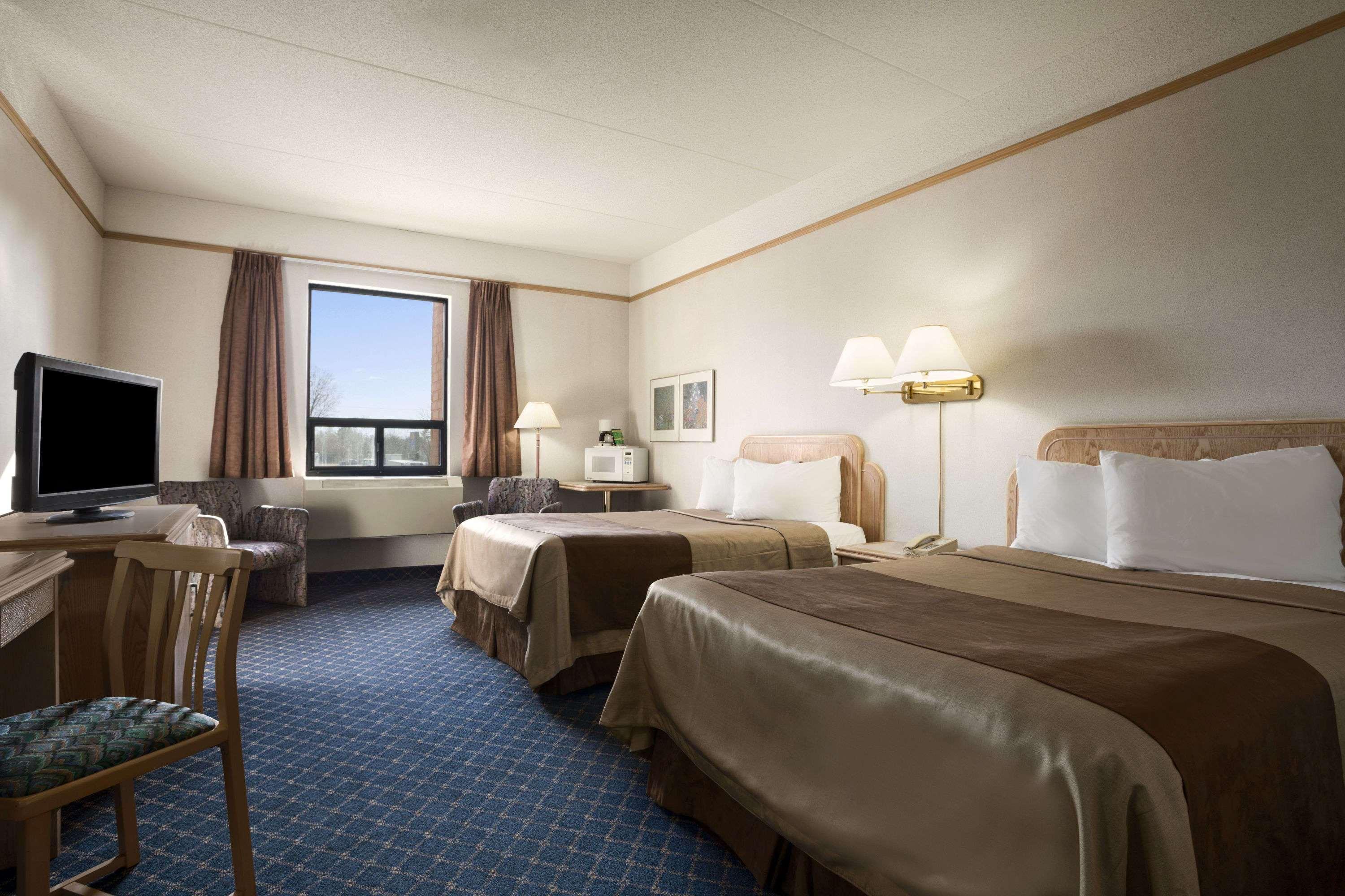 Travelodge By Wyndham Chatham Extérieur photo
