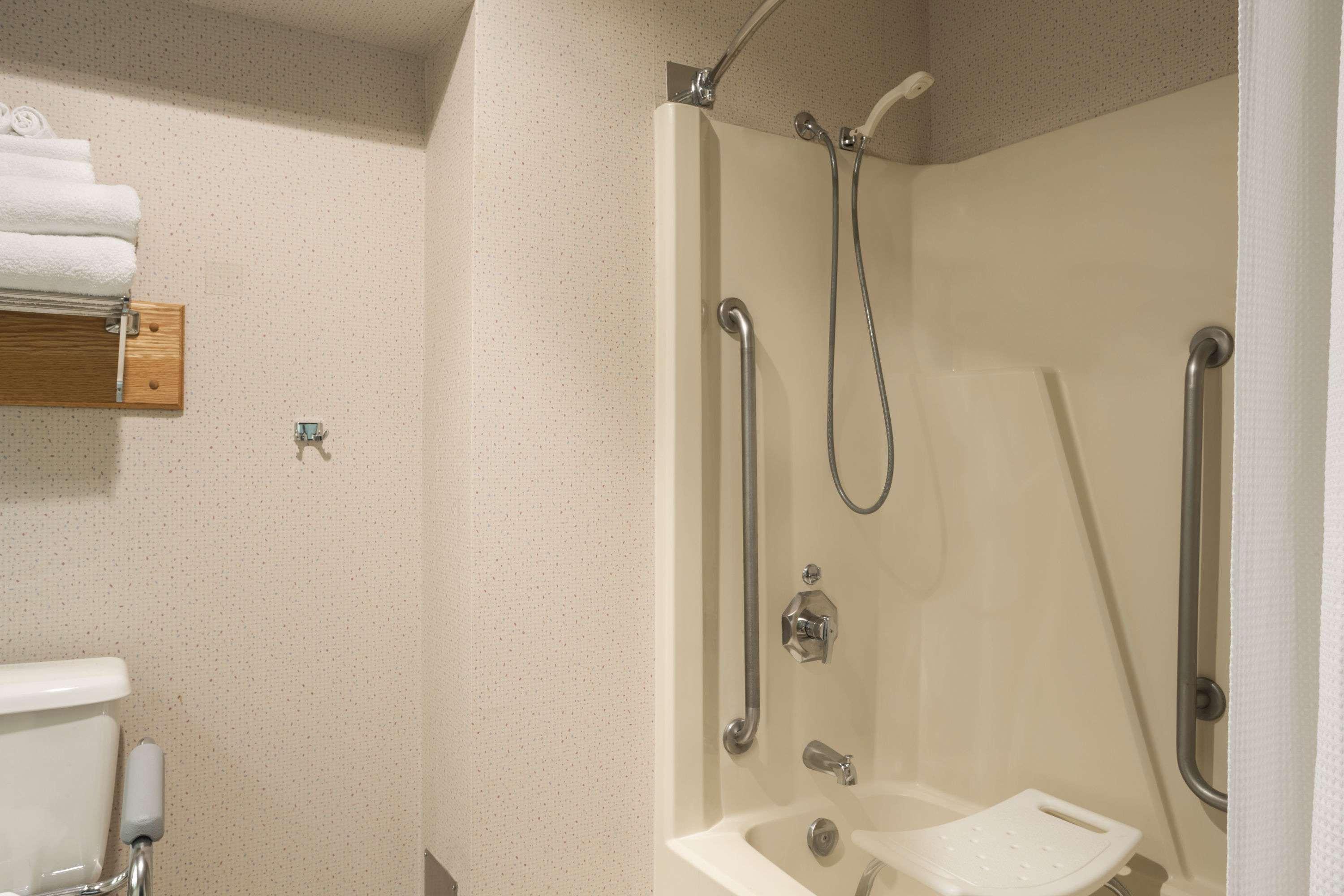 Travelodge By Wyndham Chatham Extérieur photo