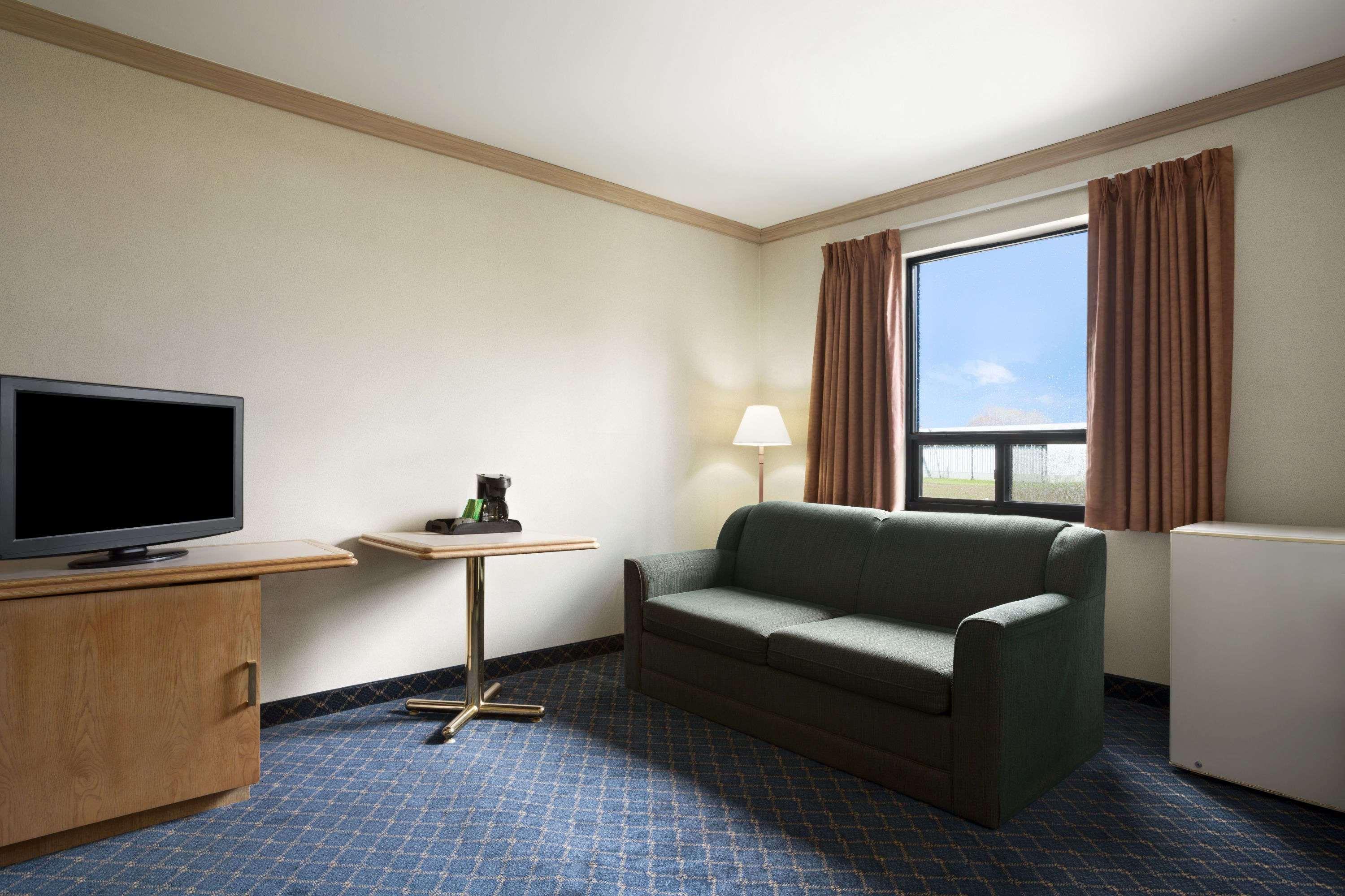 Travelodge By Wyndham Chatham Extérieur photo